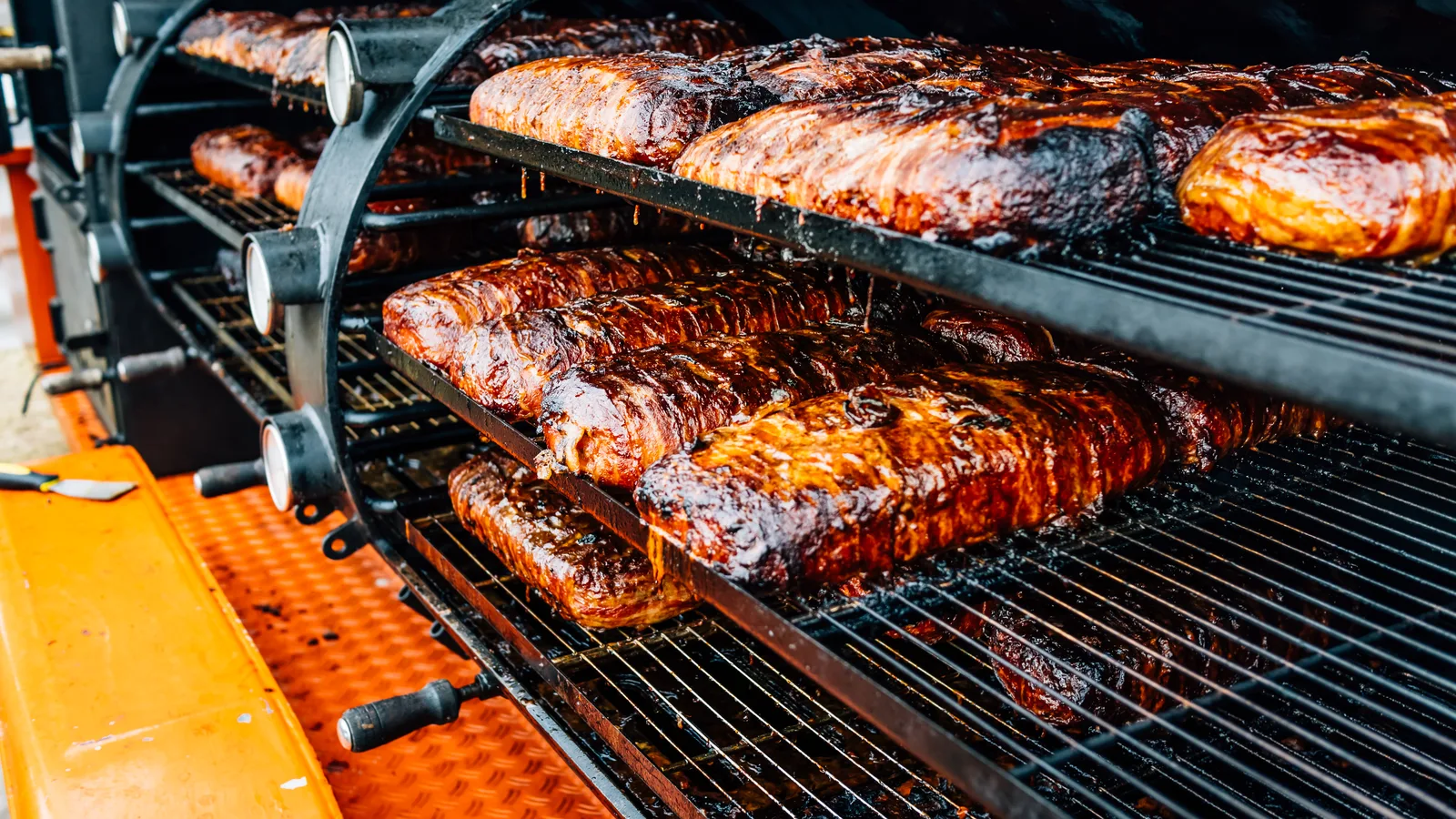 Big Belly Que Is Back, 13 Months After the Fire That Emptied Its Building