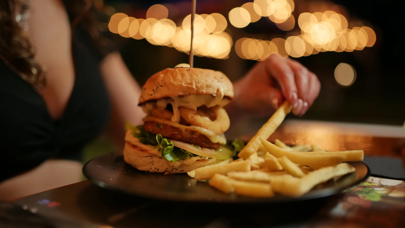 Shake Shack Is Open on Hempstead Turnpike in East Meadow, Serving Until 1 a.m. on Weekends