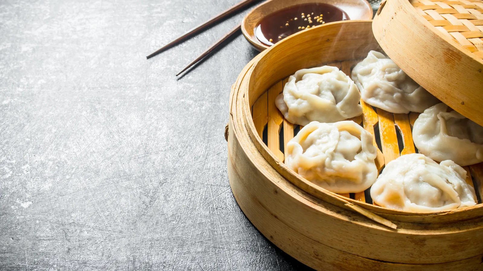 A Toronto Dumpling Chain Picked Jericho Turnpike for Its First New York Kitchen