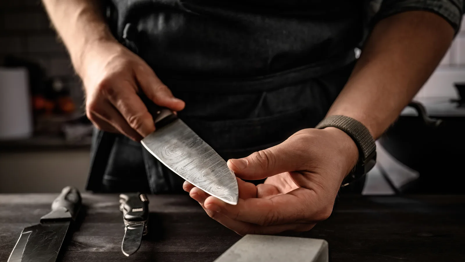 Mojo Studio Brings Hand-Painted Knife Sheaths, Rare Blades and Classes to Greenport