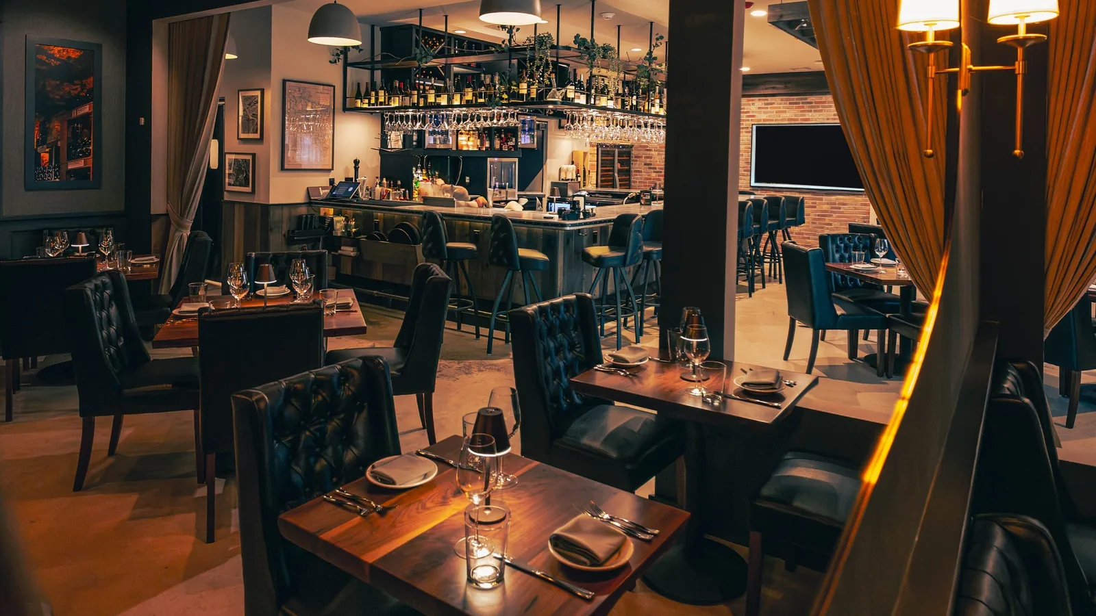 Thursday Night Music and a Saturday Wine School: The Fall Calendar at Enology in Saint James