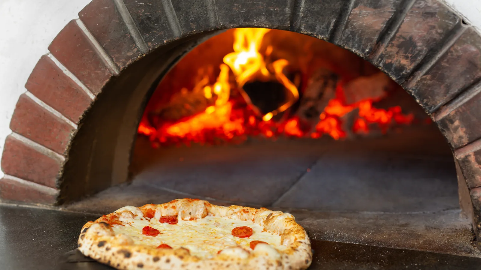 Tomato Moon Is Rising in Selden, and the Family Behind It Built Emilio's of Commack